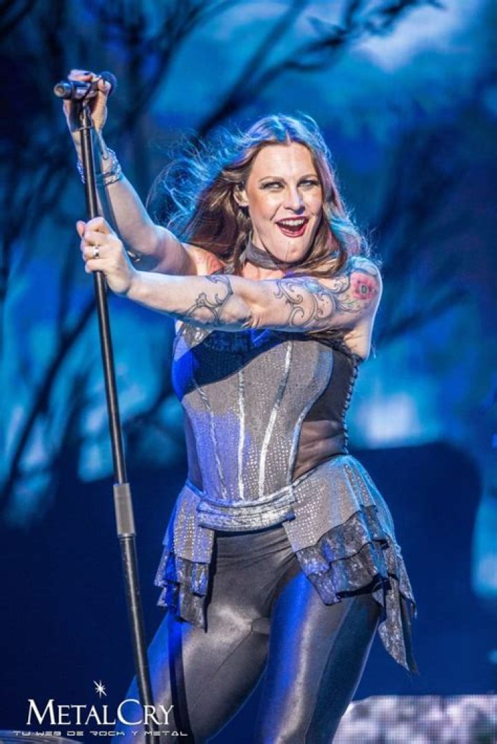 How tall is Floor Jansen